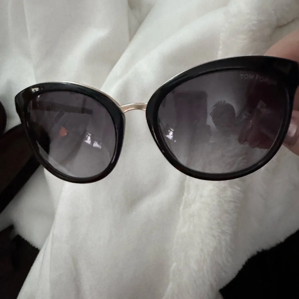 Tom Ford sunglasses never never used - Picture 3 of 5